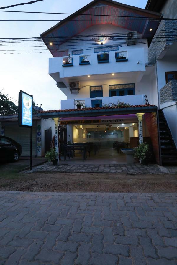 Dock Holiday Guest House Unawatuna Exterior foto