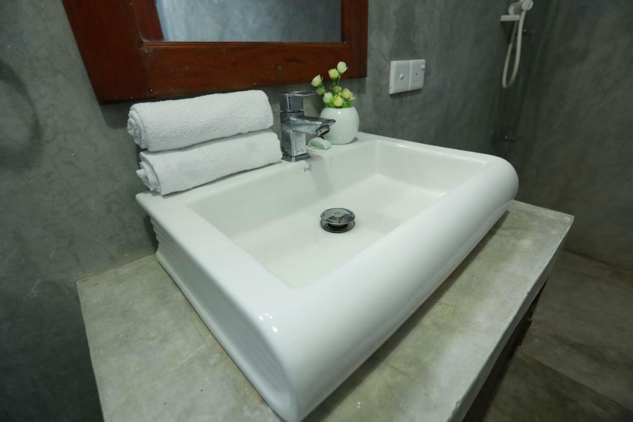 Dock Holiday Guest House Unawatuna Exterior foto