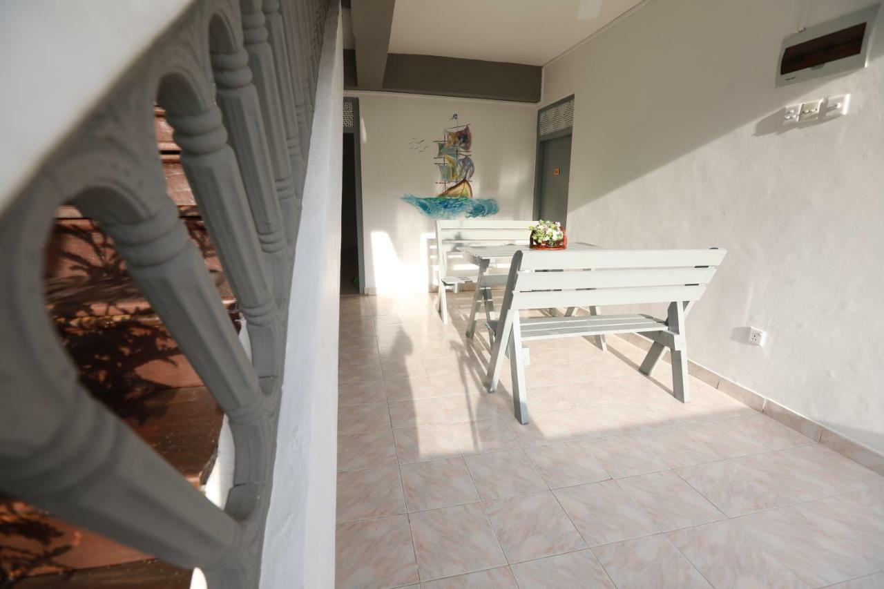 Dock Holiday Guest House Unawatuna Exterior foto
