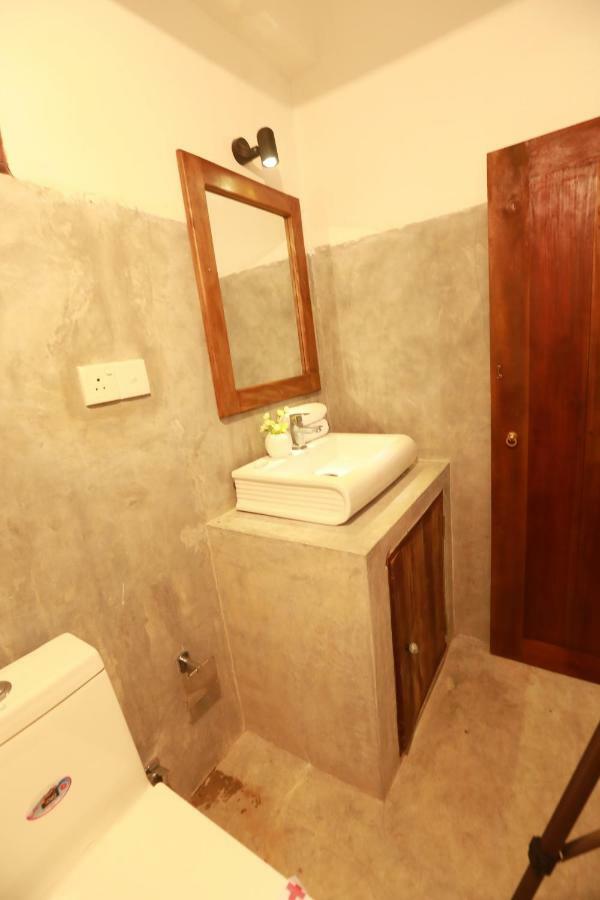 Dock Holiday Guest House Unawatuna Exterior foto